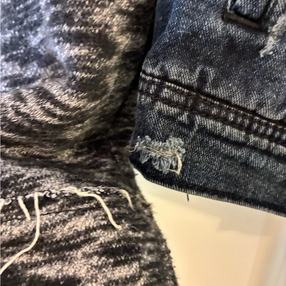 Free People Distressed Mixed Media Denim Jacket Black Sweater Sleeves – M